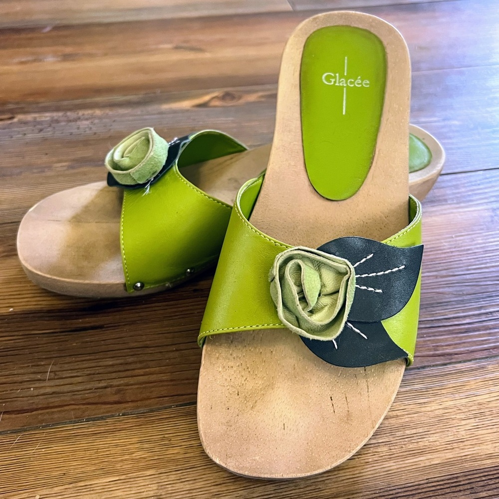 Glacier Wood & Leather Clog Slip On Sandals Size 7 1/2 Green Floral